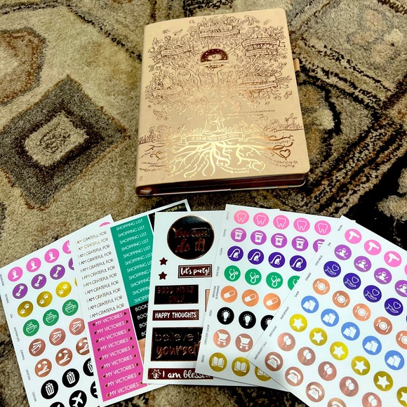 Law of Attraction Planner - Undated Monthly Planner, New - Picture 1 of 11